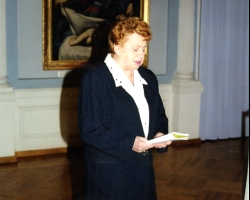 Nijolė Rimkienė tremtinė, poetė, 1991-01-13 budėjusi prie Lietuvos Respublikos Aukščiausiosios Tarybos-Atkuriamojo Seimo Parlamento rūmų. 2002-01-11